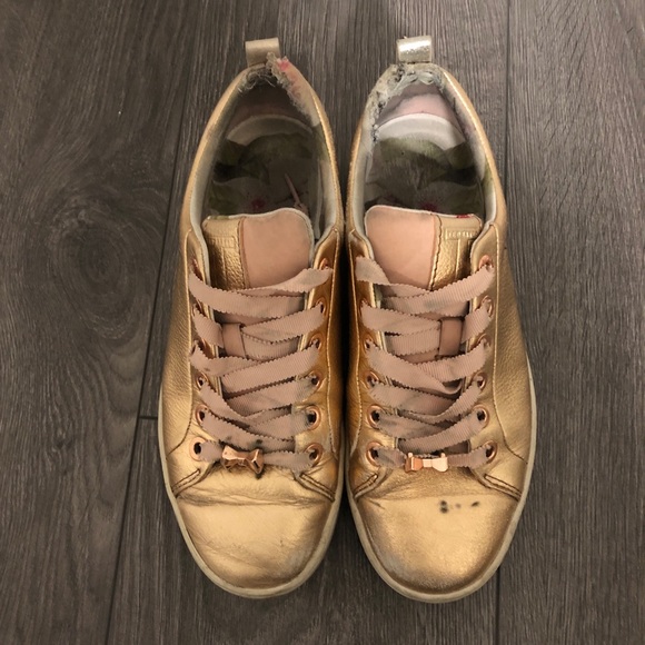 Ted Baker Rose Gold Sneaker size 6.5 (VERY WELL WORN) - Picture 2 of 8